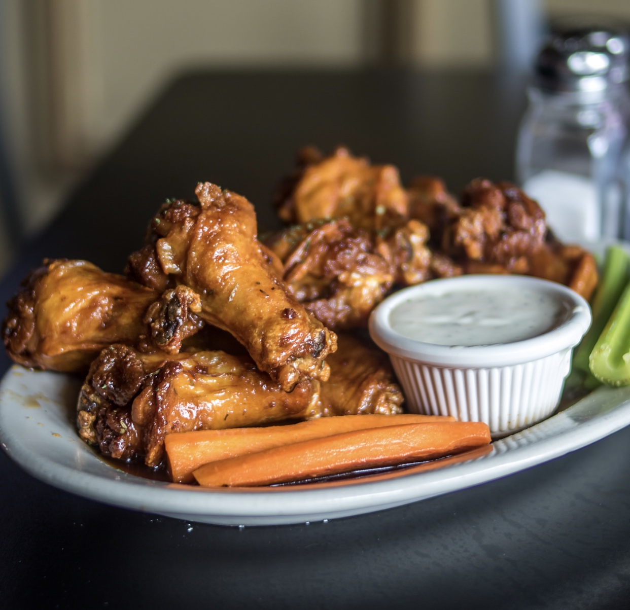 Where To Eat When You’re Craving Chicken Wings - EatHere
